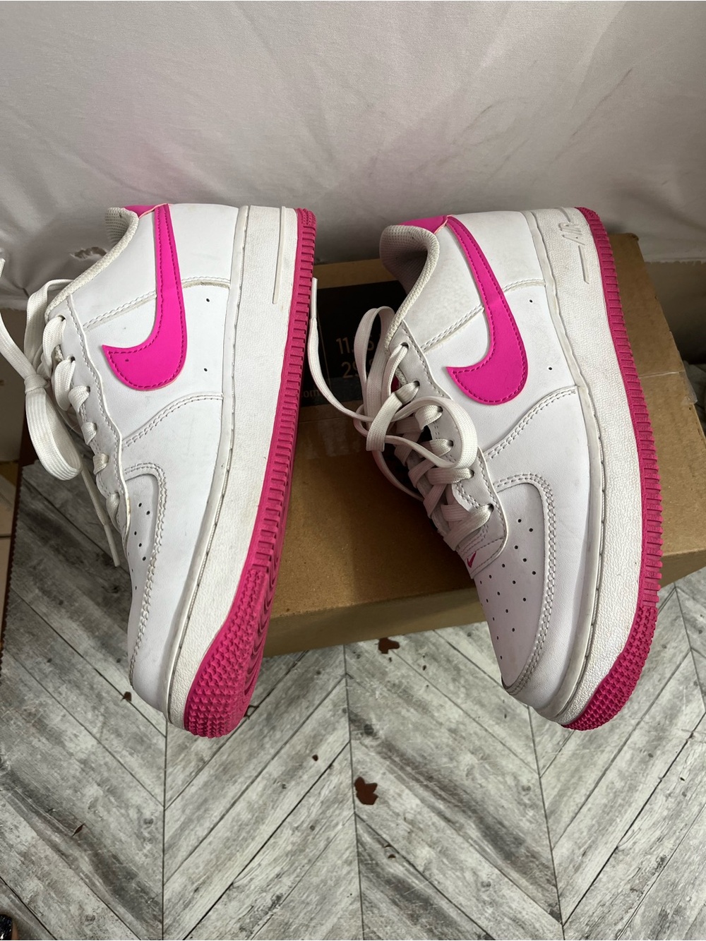 Nike White Sneakers with Pink Swoosh and Pink Outsole